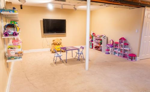 39 Bush Creek Ln, Poughquag NY  12570-5557 exterior