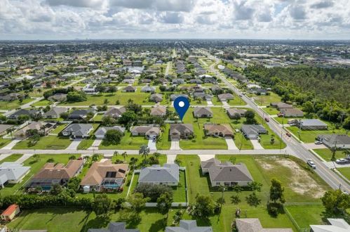3123 19th Pl, Cape Coral, FL 33904-4074