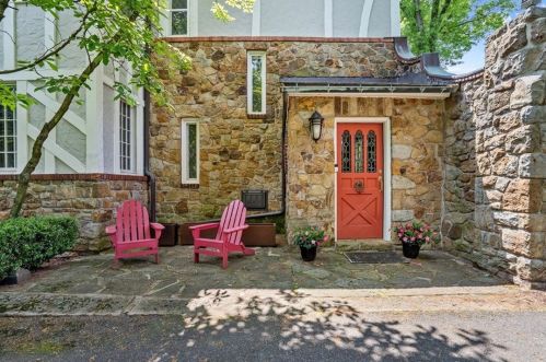 438 Dorseyville Rd, Pittsburgh, PA 15215-1140