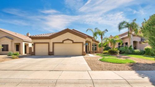 637 Ranch Rd, Gilbert, AZ 85296-3555