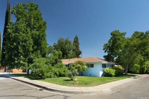 1345 Cedar St, Gridley, CA 95948-2910