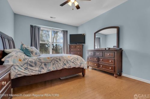 203 Commons At Kingswood Dr, East Brunswick NJ  08816-5209 exterior