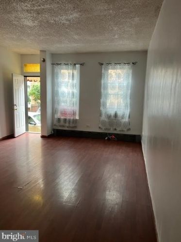 1647 Lawrence St, Philadelphia PA  19122-3001 exterior