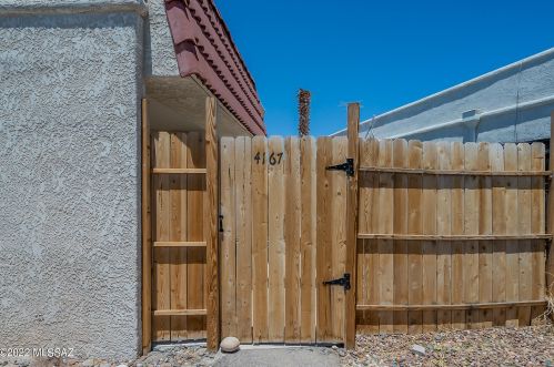 4167 Western Winds Dr, Tucson, AZ 85705-2743