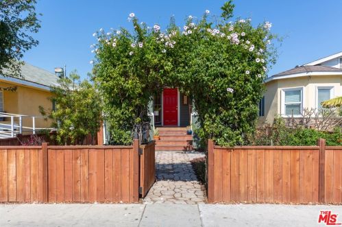 1517 4th St, Long Beach, CA 90802-1806