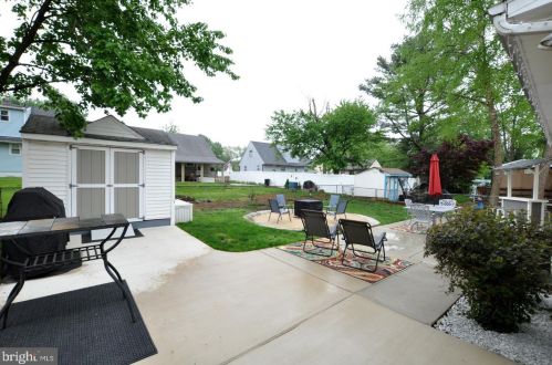 325 Warren Ave, Gloucester, NJ 08031-1754