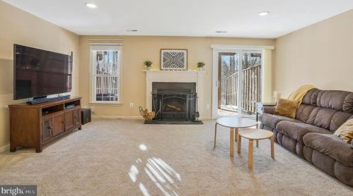 8854 Eagle Rock Ln, Springfield VA  22153-1727 exterior