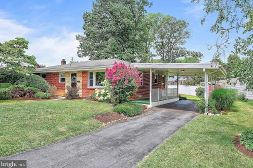 106 Limestone Dr, Camp Hill, PA 17011-7811