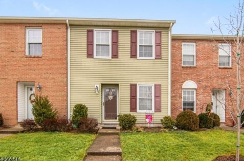 13 Toms Point Ln, Lincoln Park, NJ 07035-1812