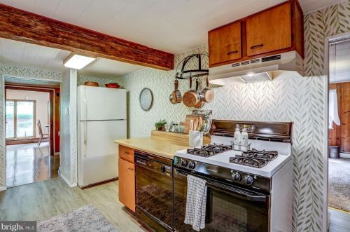 210 Hoernerstown Rd, Hummelstown PA  17036-9503 exterior