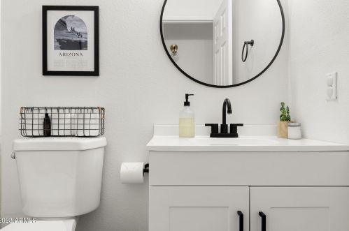 950 Redondo Dr, Gilbert AZ 85233-7539 exterior