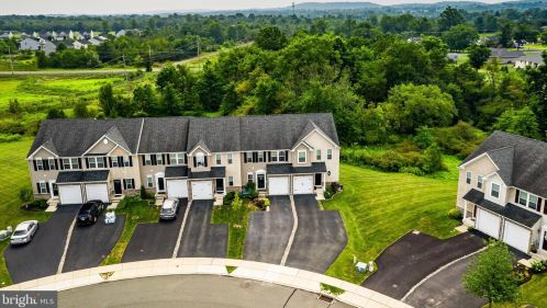 155 Fawn Dr, Gilbertsville PA  19525-8103 exterior