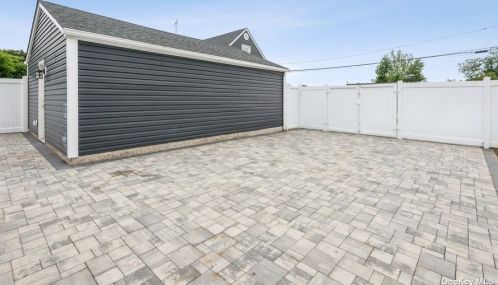 232 44 St, North Lindenhurst NY 11757-2307 exterior