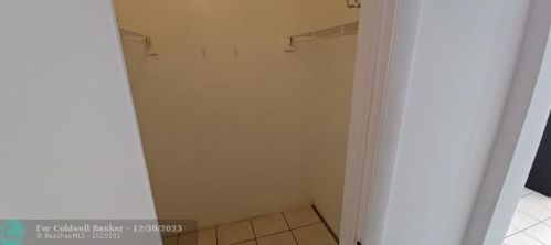 729 28th Ave, Hollywood FL  33020-3814 exterior