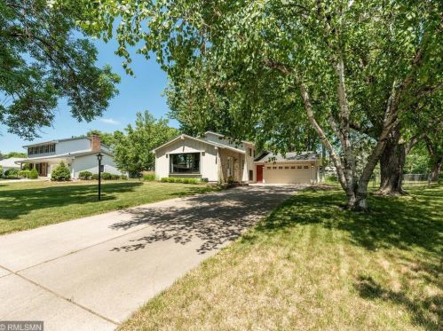 9972 Oxborough Rd, Minneapolis, MN 55437-2349