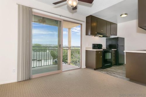 2330 Grand Ave, San Diego CA 92109-4725 exterior