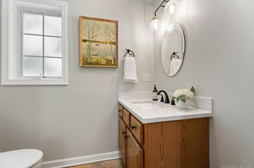 16 Saxony Ln, Woodbury CT  06798-2533 exterior