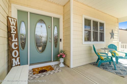 732 Manor Dr, Bricktown, NJ 08723-4250