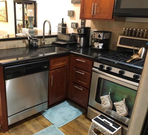 4508 Brown St, Union City, NJ 07087-6503