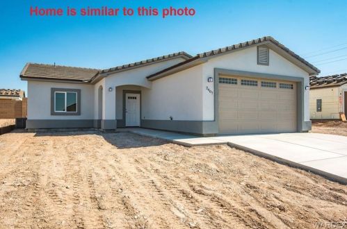 2411 Shadow Canyon Dr, Bullhead City, AZ 86442-8850