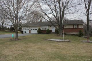 160 Kemmerer Rd, Nazareth, PA 18064-9068