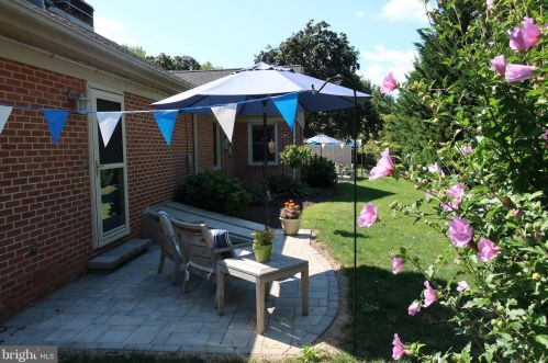 300 28th St, Camp Hill PA  17011-2801 exterior