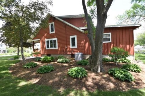 209 Clarence St, Dodgeville, WI 53533-1803