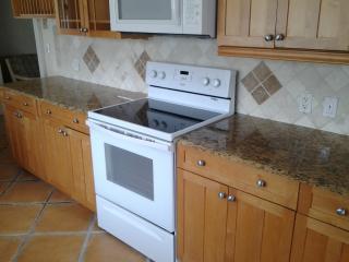 2839 Poinciana St, Naples FL  34105-2740 exterior