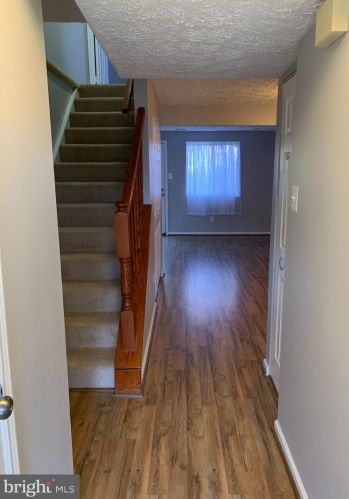 8584 Koluder Ct, Lorton VA  22079-3073 exterior