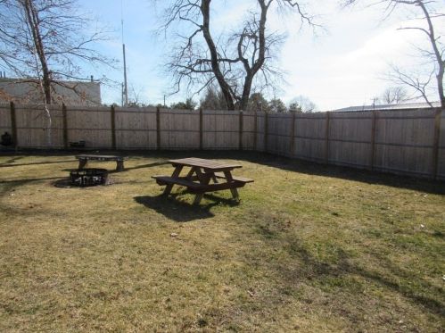 18 Spruce St, Wareham MA 02571-1219 exterior