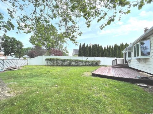 338 Wicks Ave, Babylon NY  11703-1511 exterior