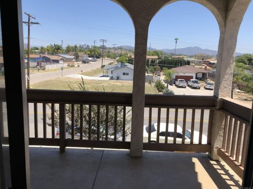 205 Candice Pl, Vista CA  92083-1941 exterior