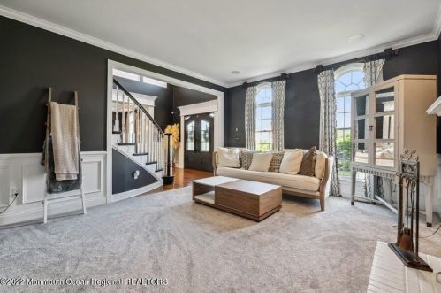 6 Courtney Ct, East Freehold NJ 07728-9563 exterior