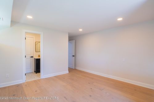 225 Silverside Ave, Little Silver NJ  07739-1752 exterior