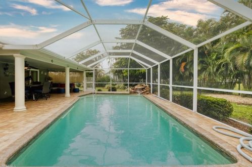 3912 10th Ave, Cape Coral, FL 33904-5200