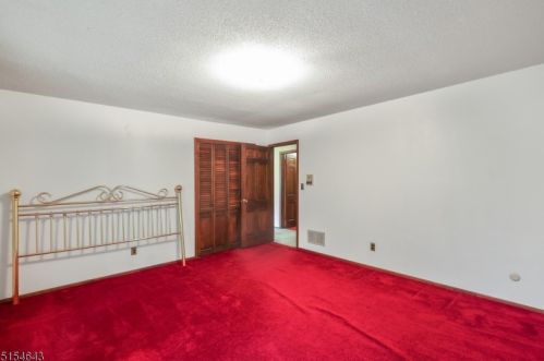 523 Hidden Holw, Scotch Plains NJ  07076-2027 exterior