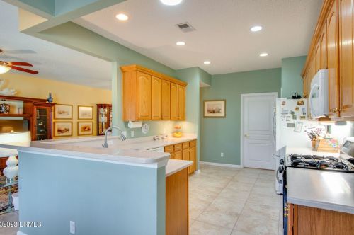 37 Rose Bush Ln, Bluffton SC  29909-6093 exterior