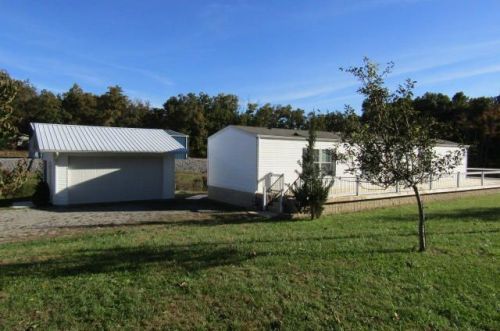 588 Woodlands Cir, Crossville, TN 38571-1011