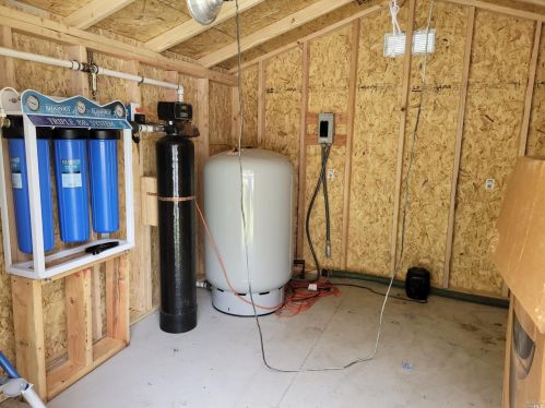 21801 Eastside Rd, Willits CA  95490-5700 exterior