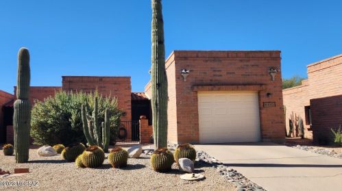 1952 Myrtlewood Ln, Tucson, AZ 85704-0954
