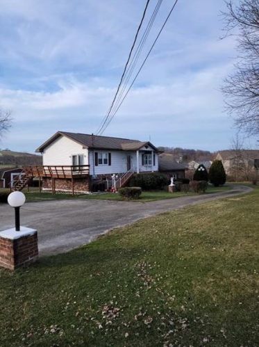 2002 Sherman Dr, South Connellsville, PA 15425-1992