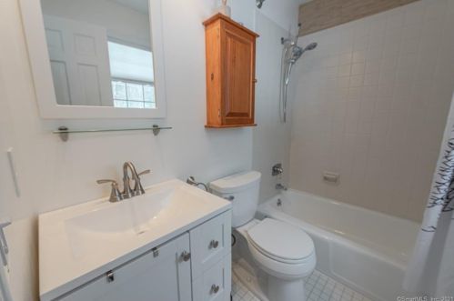 56 Great Ring Rd, Sandy Hook CT 06482-1605 exterior