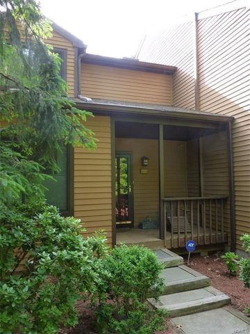 70 Pheasant Run, Millwood, NY 10546-1122