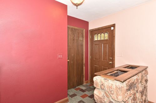12620 Lagoon Rd, Waukesha, WI 53151-3142
