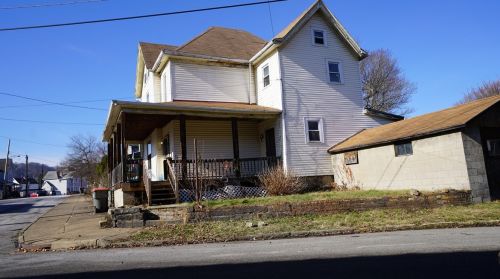 202 Short 10th St, Beaver Falls, PA 15010-4653