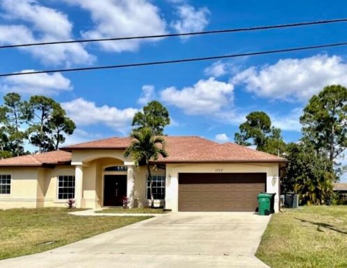 1725 Penrose Ave, Fort Pierce, FL 34953-5129