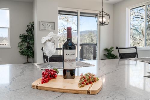 410 Tehuacan Rd, Ukiah CA  95482-2007 exterior