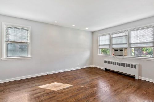 88 Underhill Ave, White Plains, NY 10604-2449