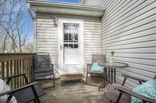 78 Hunters Ln, Sparta NJ  07871-2556 exterior