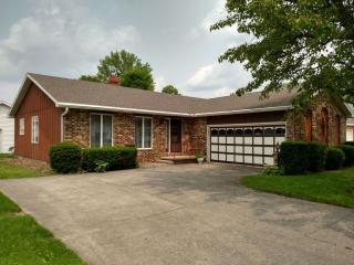 808 Lincoln Dr, Defiance, OH 43512-2912